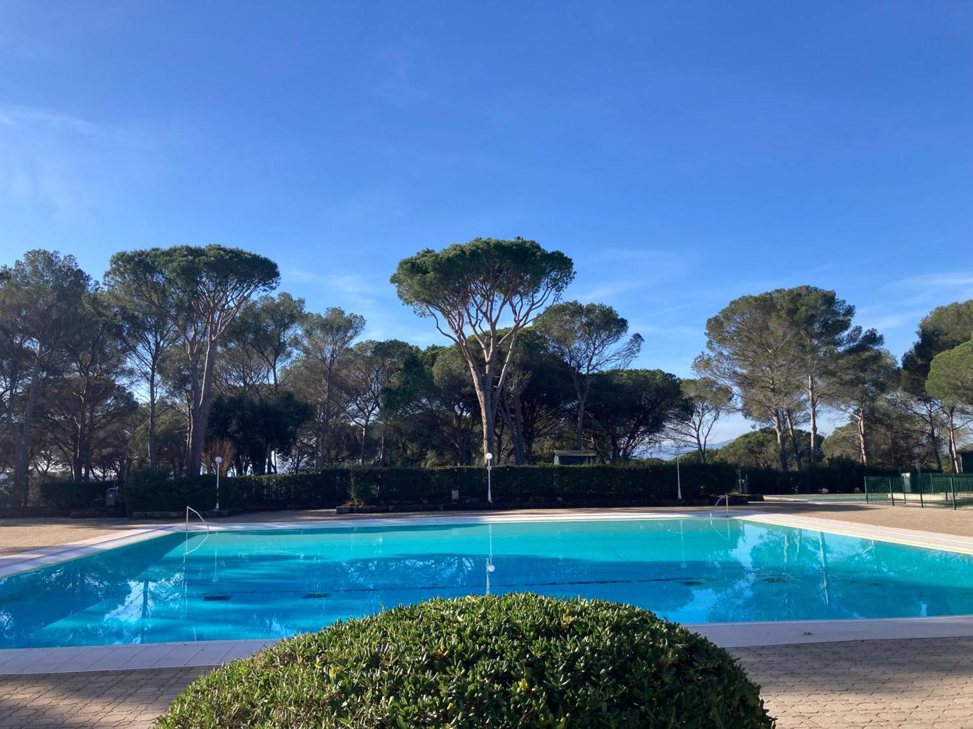 Charmant 2 Pieces Au Coeur Des Golfs De Saint Raphael מראה חיצוני תמונה
