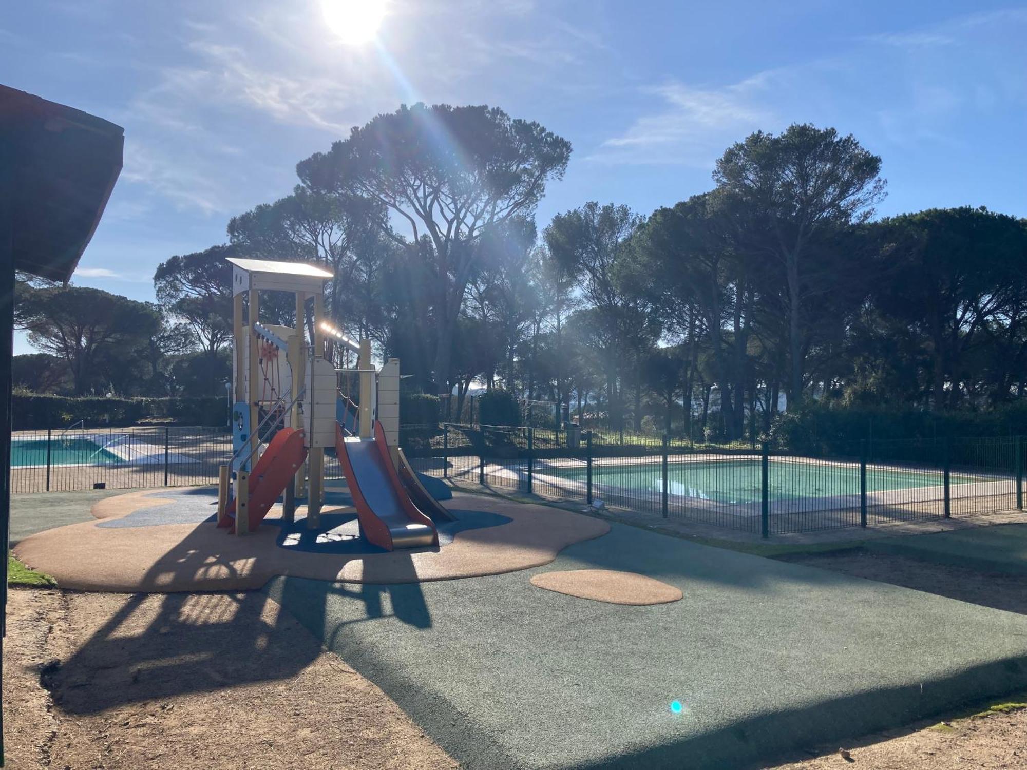 Charmant 2 Pieces Au Coeur Des Golfs De Saint Raphael מראה חיצוני תמונה