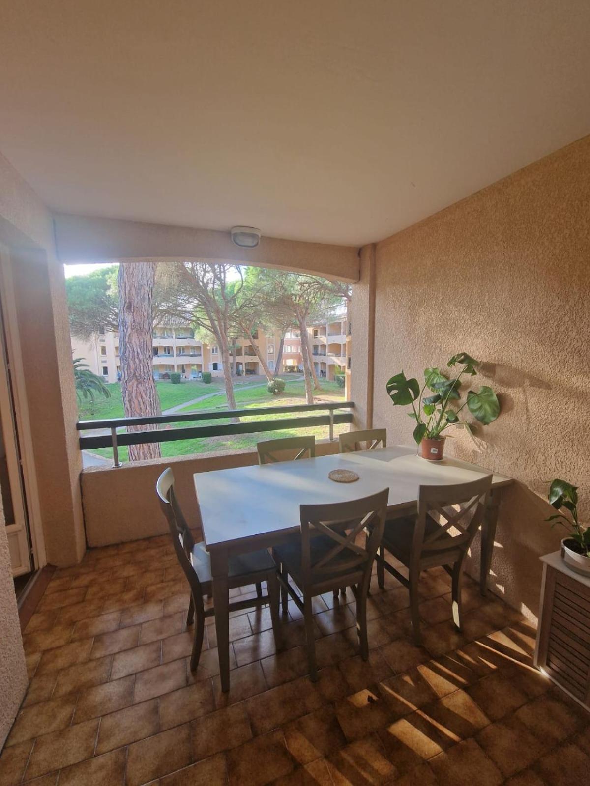 Charmant 2 Pieces Au Coeur Des Golfs De Saint Raphael מראה חיצוני תמונה